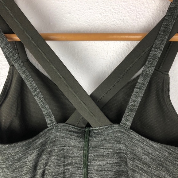 Lululemon army green built in camouflage bra top - Picture 5 of 7